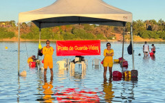 Guarda-vidas civis em atuação no município de Miracema durante a temporada de praia 2025.