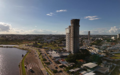Condomínio vertical Riviera Home Resort, em construção na Via Lago, já é figura permanente na paisagem de Araguaína