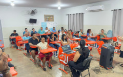 Palestra do Sine Araguaína para estudantes da EJA na Escola Municipal Zeca Barros 