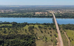 Ponte sobre o Rio Tocantins entre Pedro Afonso e Tupirama foi interditada para avaliação técnica