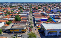 Avenida Prefeito João de Sousa Lima, uma das principais vias comerciais de Araguaína