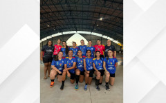 Equipe de handebol da UNINASSAU Palmas com os atletas de Araguaína após conquista do título estadual
