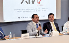Governador Wanderlei Barbosa destaca o potencial energético do Tocantins como vetor de desenvolvimento sustentável e competitivo durante painel no 14º Fórum de Lisboa, realizado na Faculdade de Direito da Universidade, em Portugal