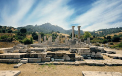 Templo de Ártemis, também conhecido como o Templo de Diana, era um antigo templo grego localizado na cidade de Éfeso, na atual Turquia.