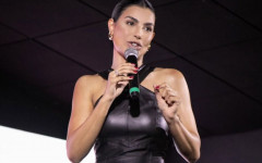 Comunicadora e escritora Cintia Chagas