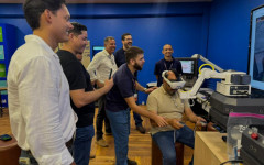 Demonstrações de automação industrial, manutenção de máquinas e segurança do trabalho chamaram a atenção do público no estande do SENAI 
