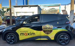 Veículo da Maxim durante ação especial na Expoara 2026, em Araguaína