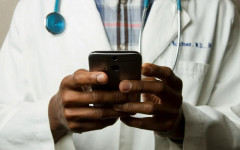 Outra novidade da nova medida provisória é que a avaliação do Enamed será, obrigatoriamente, aplicada no fim do 4º ano do curso de medicina.