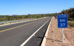 Com investimento de R$ 34,7 milhões, o Governo do Tocantins entregou as obras de pavimentação do trecho de 16,96 quilômetros da TO-428, fortalecendo a integração regional e o escoamento da produção agropecuária
