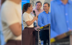 Primeira-dama de Araguaína, Ana Paula Rodrigues, elogia o prefeito durante inauguração da Creche Luz do Tocantins. 