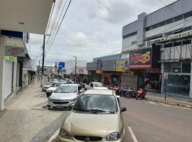 Av. Cônego João Lima, centro comercial de Araguaína. 