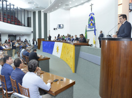 Deputado estadual Marcus Marcelo durante audiência pública sobre redução da tarifa de água. 