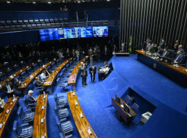 Senado aprovou, nesta quinta-feira (7), o projeto de lei (PL) que isenta do pagamento do Imposto de Renda (IR) os trabalhadores que ganham até dois salários-mínimos, o que equivale a R$ 3.036. 