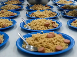 MPTO investiga suposto sobrepreço de até 449% em contrato emergencial de merenda escolar de Palmas. Inquérito apura contratação de R$ 33,6 milhões e alteração no modelo de compra de alimentos.