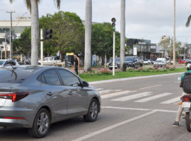Pagamento do IPVA é exigência para emissão do CRLV.