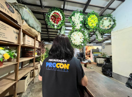 FOTO ASCOM PROCON- GOVERNO DO TOCANTINS. Entre as coroas, a maior variação foi na coroa de flores naturais (média), com diferença de 71,05%, sendo encontrados valores entre R$ 380,00 e R$ 650,00.