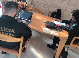 Policiais federais durante cumprimento de mandado na Operação Nêmesis, no Tocantins