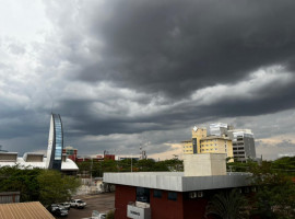 O Tocantins está com previsão de chuvas localmente fortes.