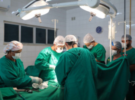  Somente em 2025, foram realizadas mais de 290 cirurgias, cerca de 2 mil internações e mais de 30 mil exames.