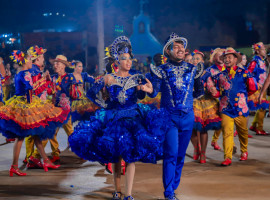 O recurso poderá ser utilizado entre as juninas para criação e confecção de figurinos, adereços, elementos cenográficos e auxilio no transporte do grupo e produção cênica da junina durante as apresentações.