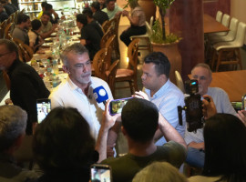 Amélio Cayres durante encontro com profissionais da imprensa em Palmas, nesta segunda-feira (2) (Foto: Divulgação/Assessoria)