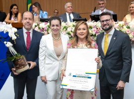 A ex-senadora Kátia Abreu durante sessão solene na Assembleia Legislativa do Tocantins, nesta quinta-feira (5), onde recebeu o Título de Cidadã Tocantinense e anunciou sua despedida da vida política 