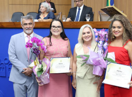 Amélio Cayres homenageia Lucilene Brito e Núbia Dourado em sessão alusiva ao Dia da Mulher na Aleto.