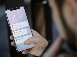 Os lembretes seriam feitos com 30 dias de antecedência por e-mail e WhatsApp
