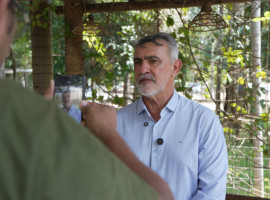Deputado estadual Amélio Cayres durante encontro com profissionais da imprensa em Gurupi.