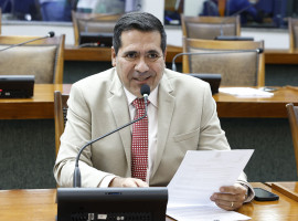  A escola deve estar preparada para se adaptar ao aluno, afirma o parlamentar