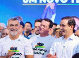 Vicentinho Júnior, Amélio Cayres e Alexandre Guimarães durante ato de filiação do presidente da Assembleia Legislativa ao MDB, em Palmas 