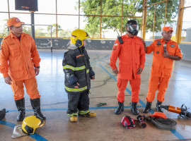 A aula inaugural do programa foi realizada nesta terça-feira, 7 de abril, na Escola Municipal Luiz Gonzaga, no Setor Costa Esmeralda, primeira a receber as atividades