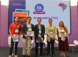 Prêmio foi entregue a secretários da Prefeitura durante a participação no Smart City Expo Curitiba 2026, realizado no fim de março 