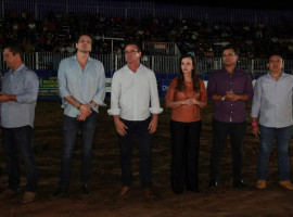 Senadora Professora Dorinha durante abertura do Rodeio  na Festa do Trabalhador, em Pedro Afonso
