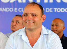 Prefeito de Barrolânida, João Machado.