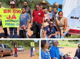 Ato do Movimento Pró-BR-010 em Palmas: adesivos foram colados em veículos para cobrar conclusão da rodovia 