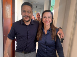 Senadora Professora Dorinha ao lado do presidente da Câmara de Araguaína, vereador Max Baroli, durante encontro que selou apoio à pré-candidatura 