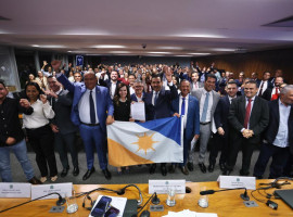 Senadora Professora Dorinha (União) durante reunião com prefeitos tocantinenses na Marcha dos Municípios, em Brasília 