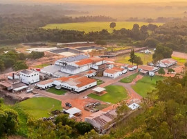 Fachada do Frigorífico LKJ em Araguaína