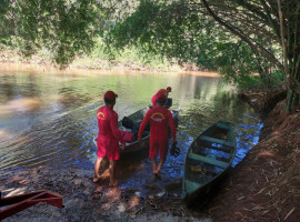 Equipes de mergulho do Corpo de Bombeiros realizam buscas no Rio Lontra, em Araguaína 