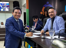 Fernando de Jesus toma posse como vereador na Câmara de Araguaína após licença de Marcos Duarte. A sessão também contou com audiência pública sobre obesidade e doenças metabólicas associadas.
