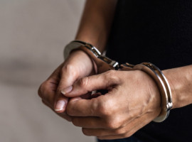 Os crimes começaram a ser revelados apenas em 2026. 