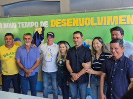Pré-candidato ao governo do Tocantins, Vicentinho Jr (PSDB) em coletiva de imprensa em Araguaína