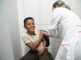O Programa de Vacinação nas Escolas foi regulamentado por meio de um decreto municipal