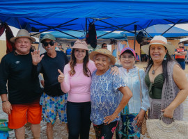 Durante visita à Praia da Raposa, Dorinha conversou com comerciantes, moradores e turistas sobre o fortalecimento da economia local.