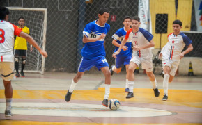 Para se matricular, basta comparecer ao ginásio no horário das aulas e efetuar a matrícula com os professores.