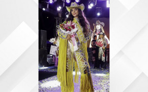 Sophia Araújo, Rainha Expoara 2026, durante coroação no palco do Camarote Texas