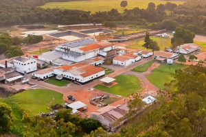 Fachada do LKJ Frigorífico em Araguaína, que teve falência decretada pela Justiça