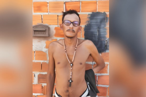 Suspeito foi preso em flagrante após furtar óculos de médica e dizer que queria 