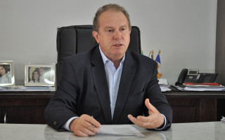 Governador determinou que as concessionárias de água e energia do Tocantins suspendam os cortes de seus serviços à população.